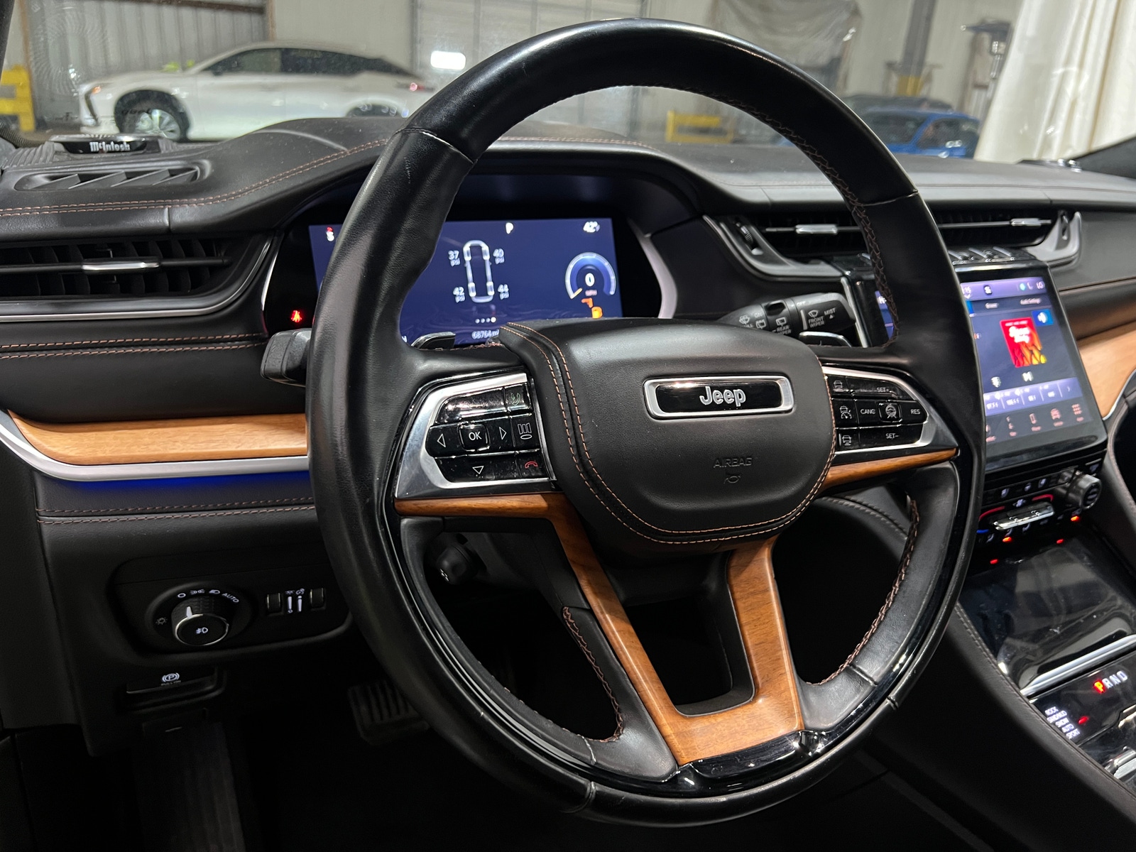 Thumbnail: 2021 Jeep Grand Cherokee L - 4