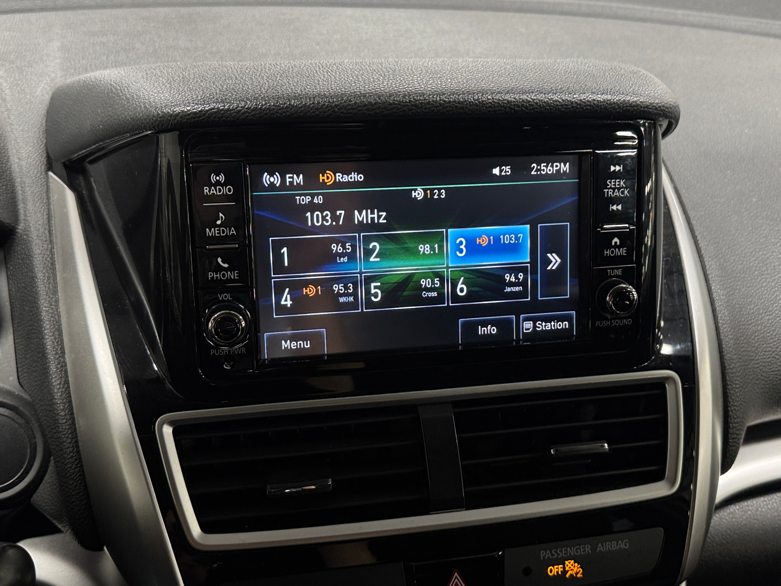 Thumbnail: 2020 Mitsubishi Eclipse Cross - 4