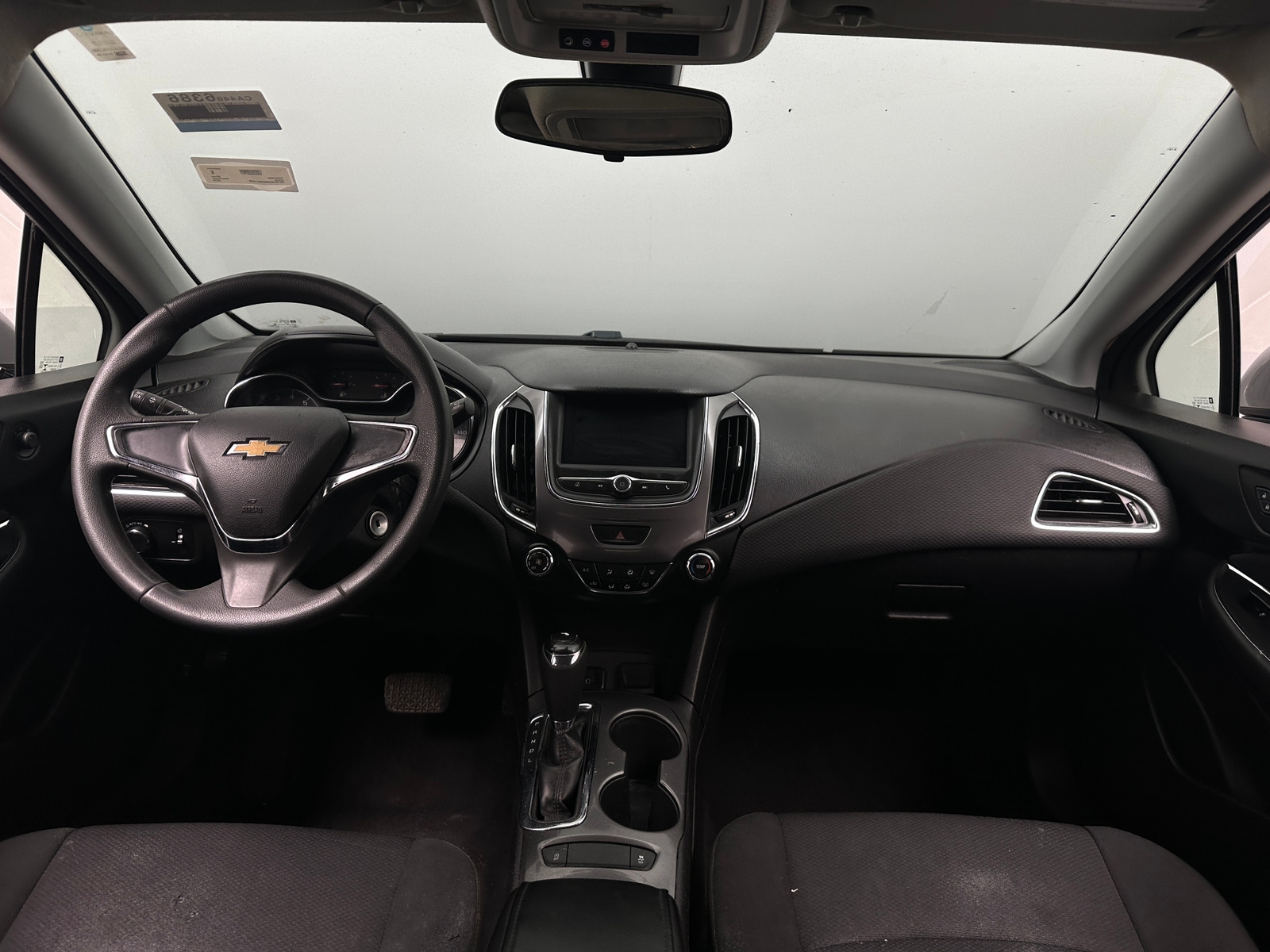 Thumbnail: 2019 Chevrolet Cruze - 3