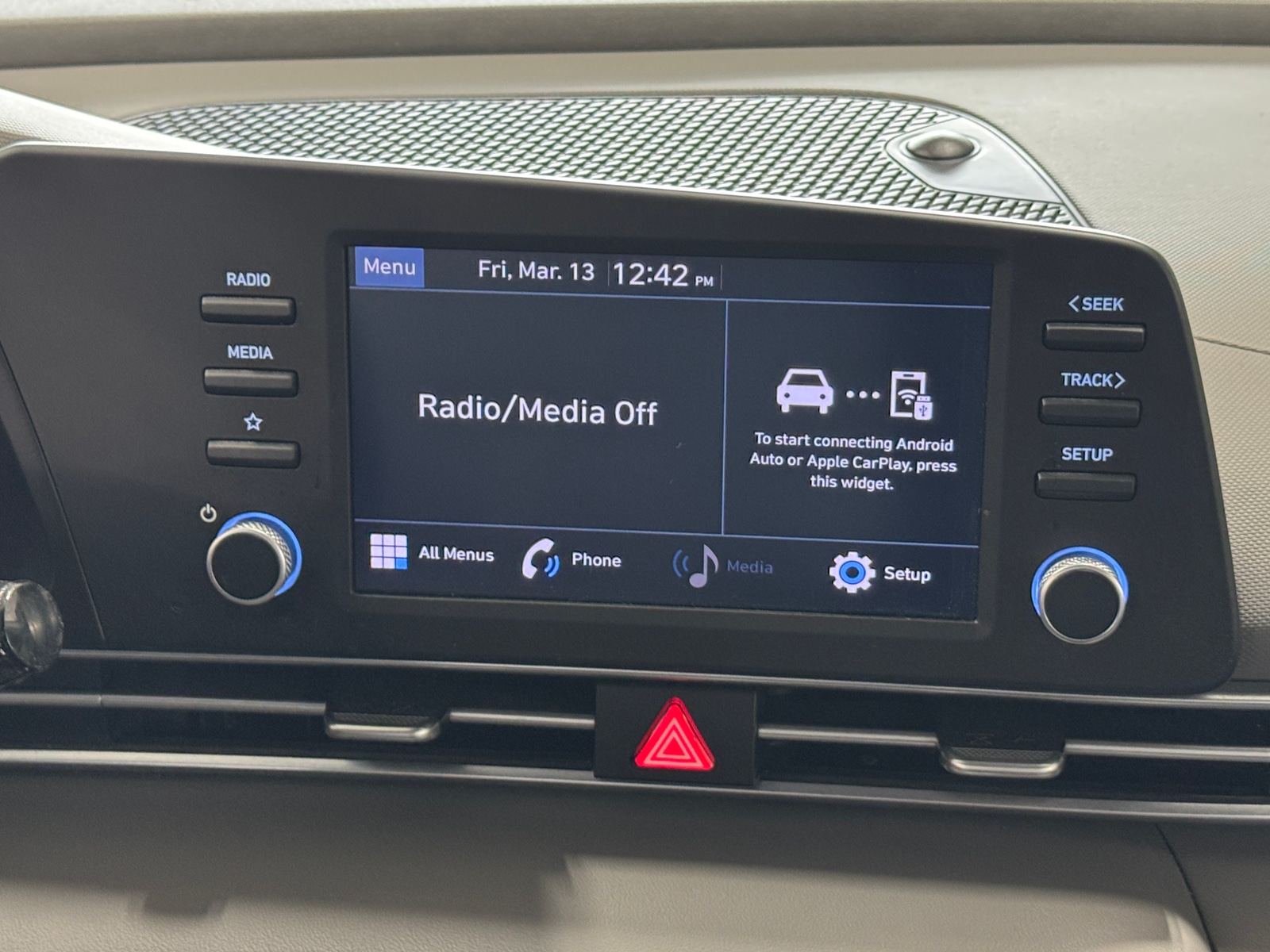 Thumbnail: 2022 Hyundai Elantra - 4