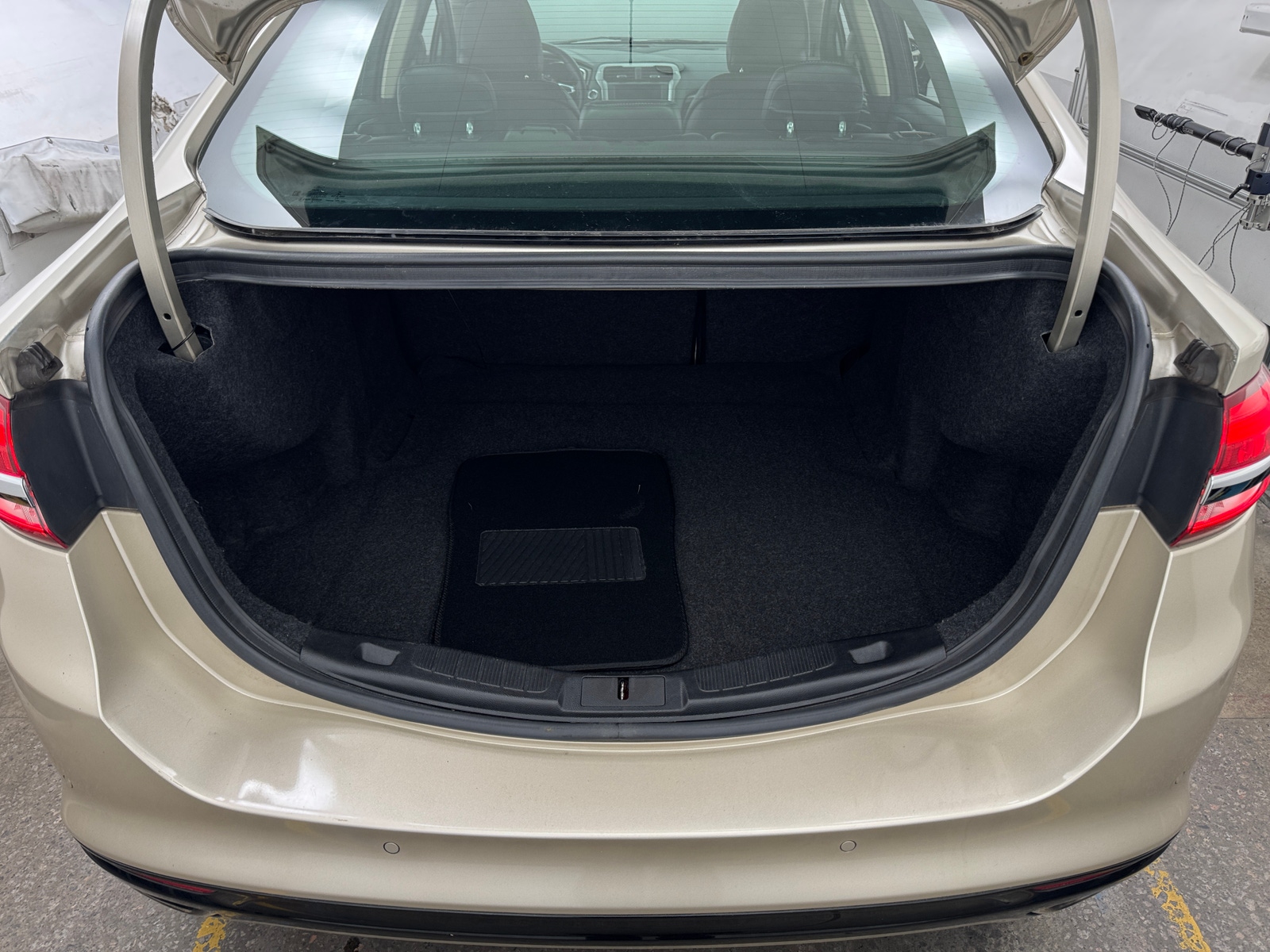 Thumbnail: 2017 Ford Fusion - 6