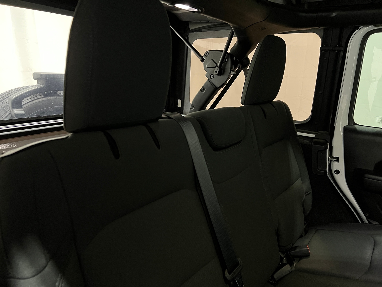 Thumbnail: 2022 Jeep Wrangler - 6