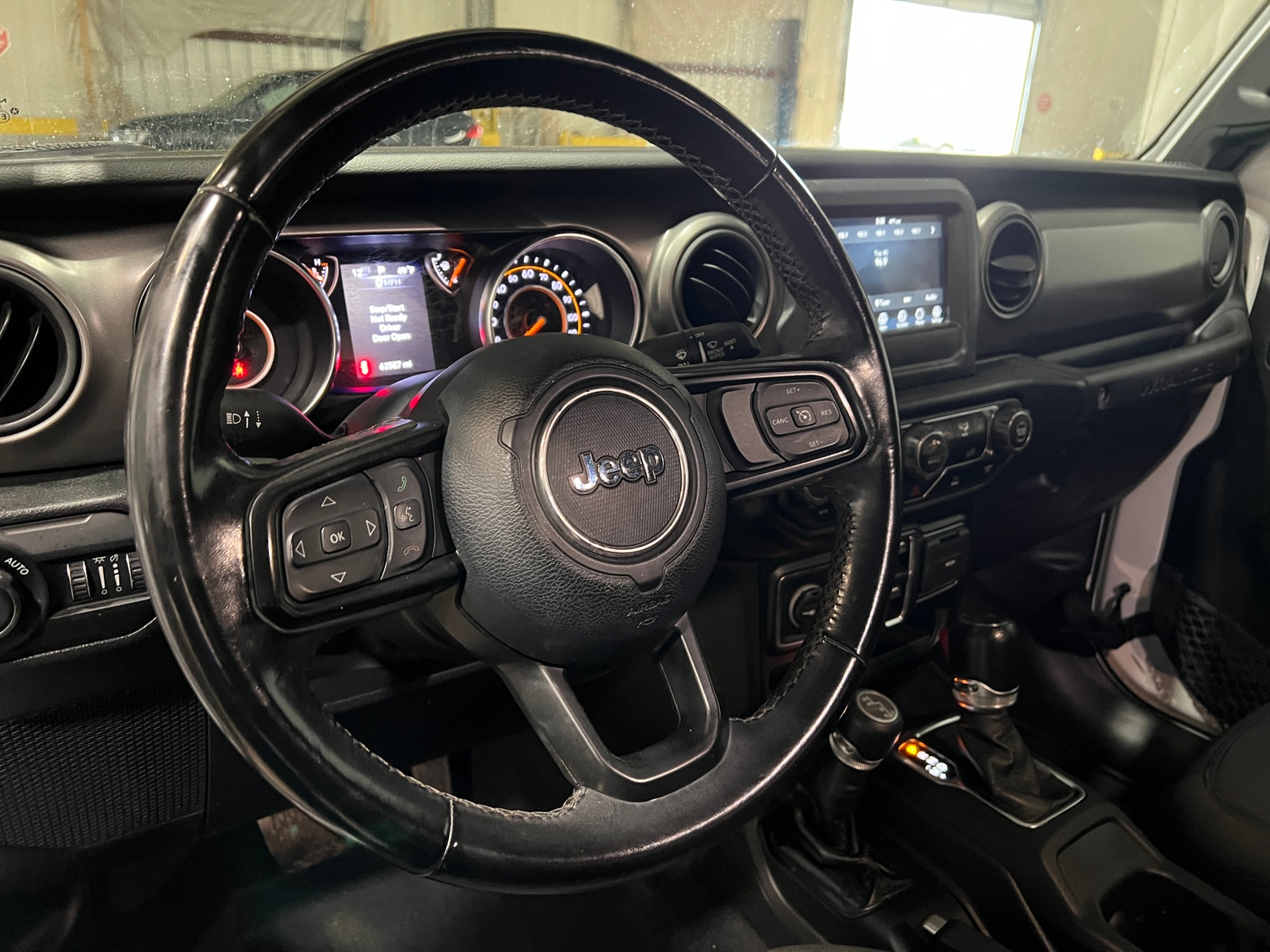 Thumbnail: 2022 Jeep Wrangler - 5