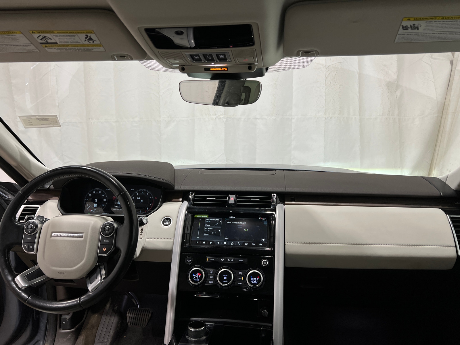 Thumbnail: 2018 Land Rover Discovery - 2