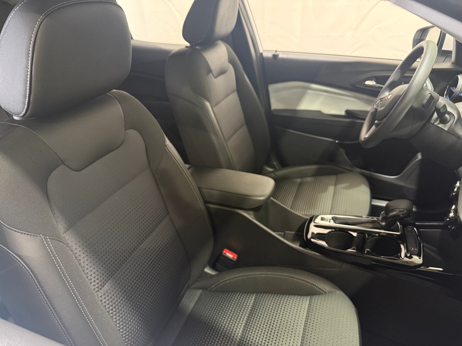 Thumbnail: 2025 Chevrolet Trax - 2