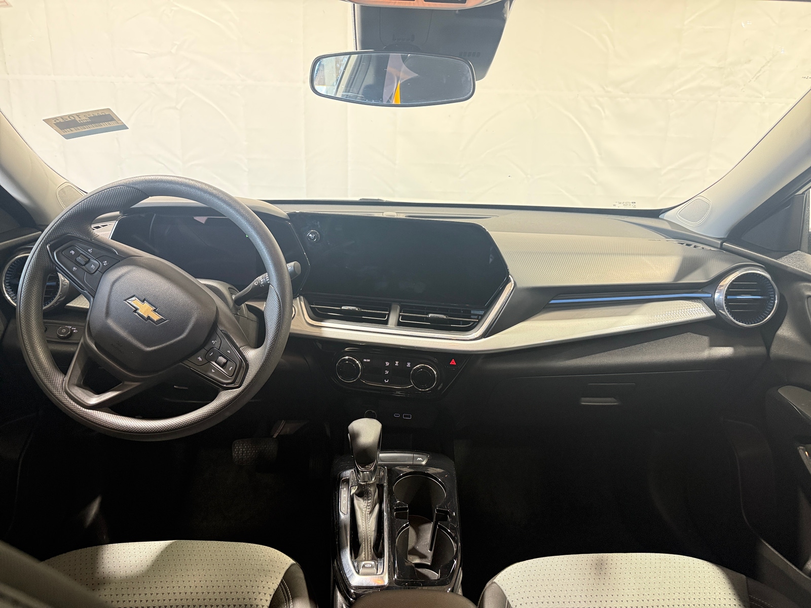 Thumbnail: 2025 Chevrolet Trax - 3