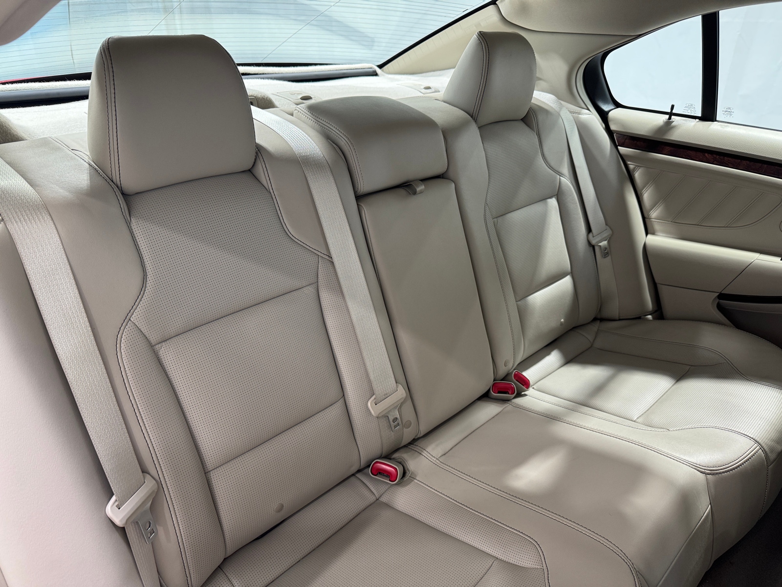 Thumbnail: 2010 Ford Taurus - 5