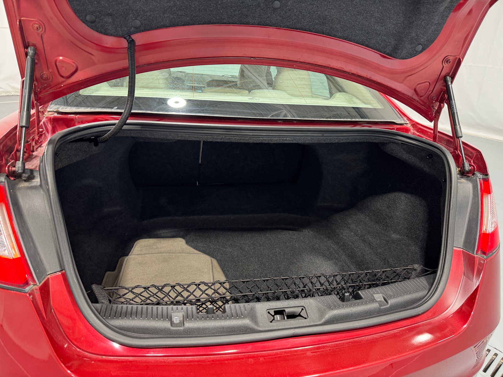 Thumbnail: 2010 Ford Taurus - 6