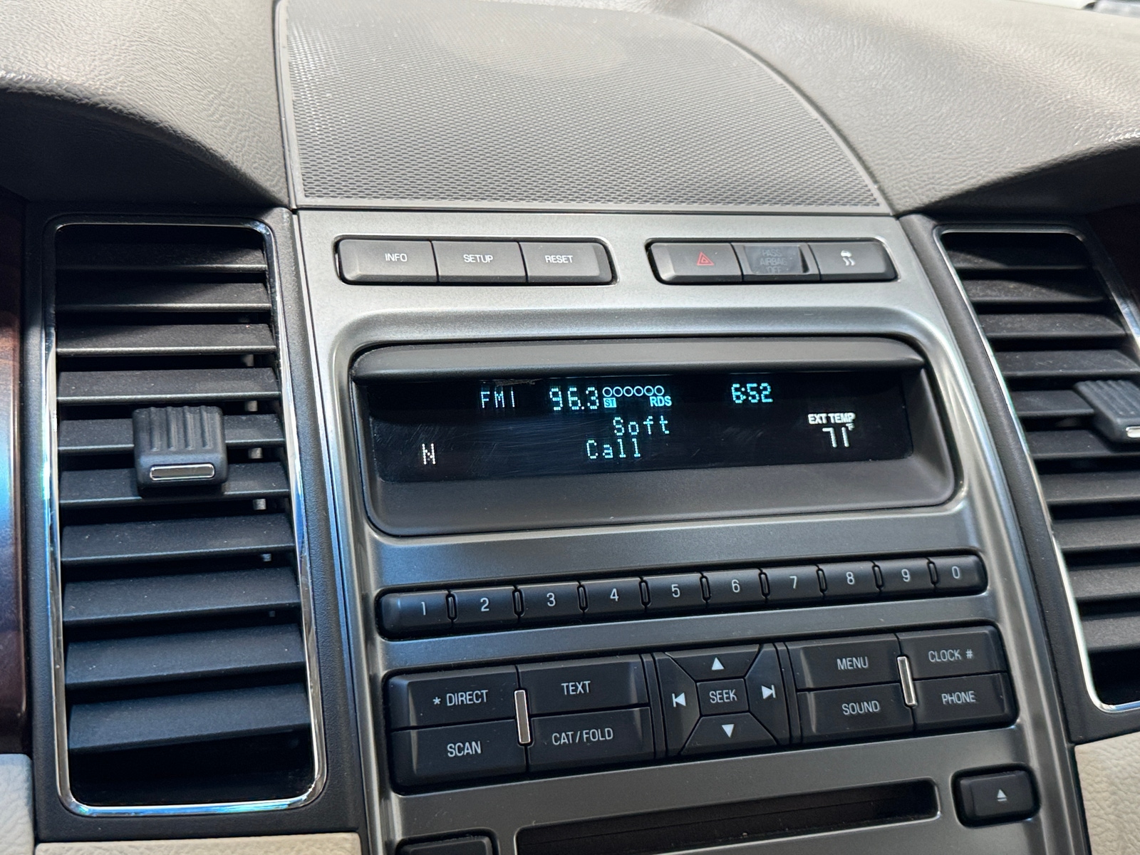 Thumbnail: 2010 Ford Taurus - 3