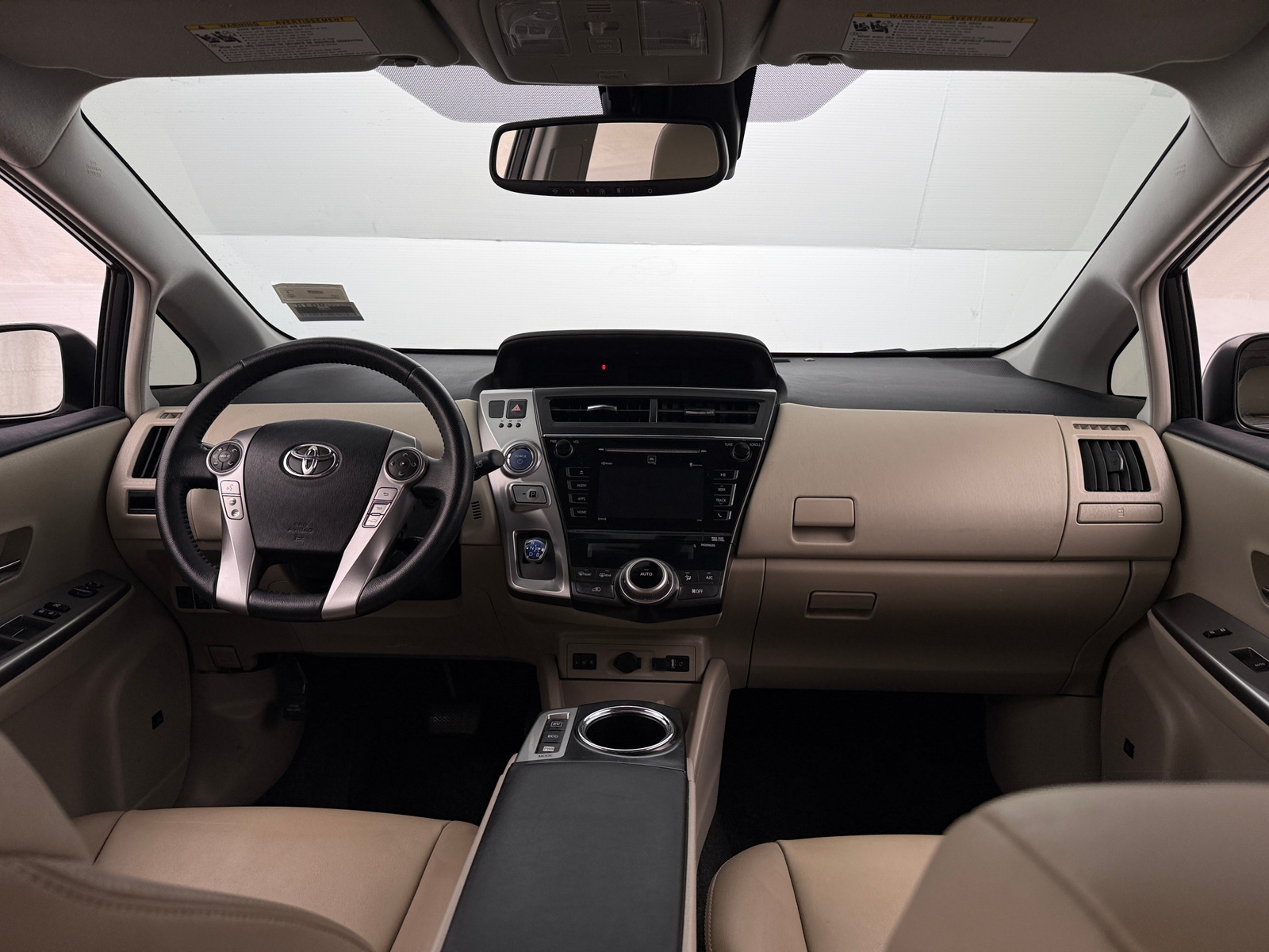 Thumbnail: 2017 Toyota Prius v - 3