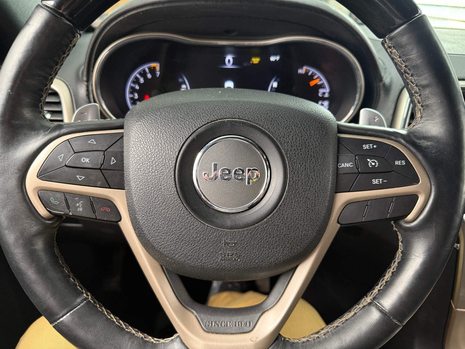 Thumbnail: 2015 Jeep Grand Cherokee - 4