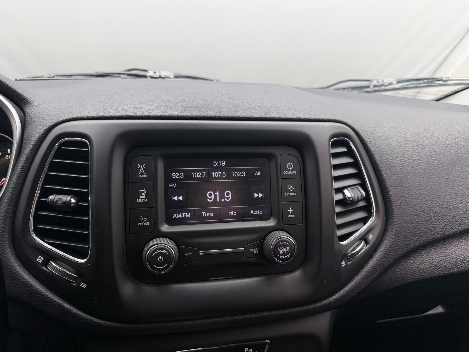 Thumbnail: 2017 Jeep Compass - 4