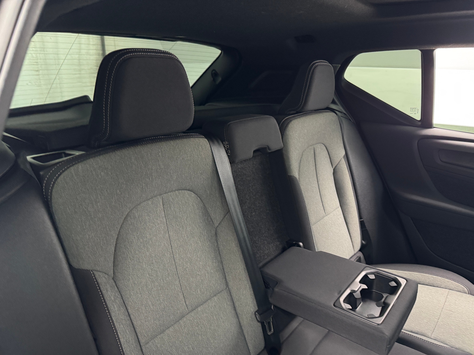 Thumbnail: 2024 Volvo XC40 - 6