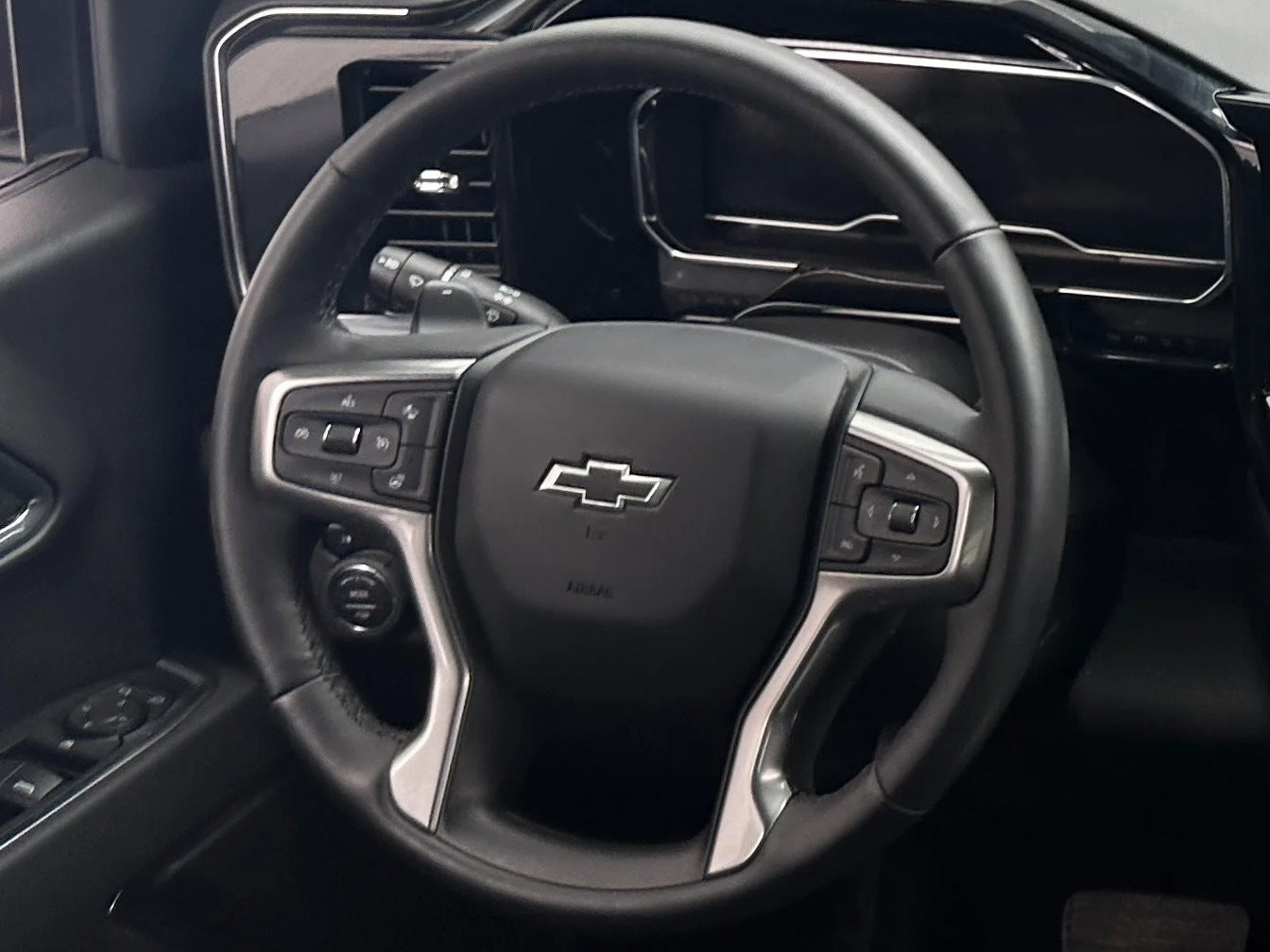 Thumbnail: 2023 Chevrolet Silverado 1500 - 5