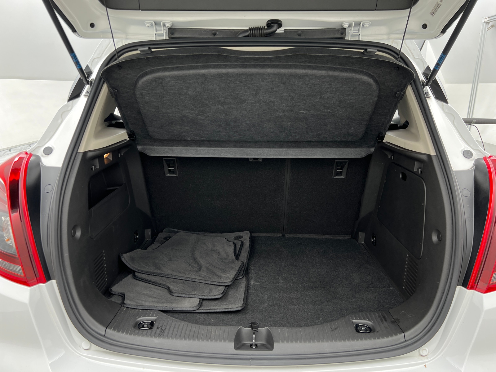 Thumbnail: 2018 Buick Encore - 6