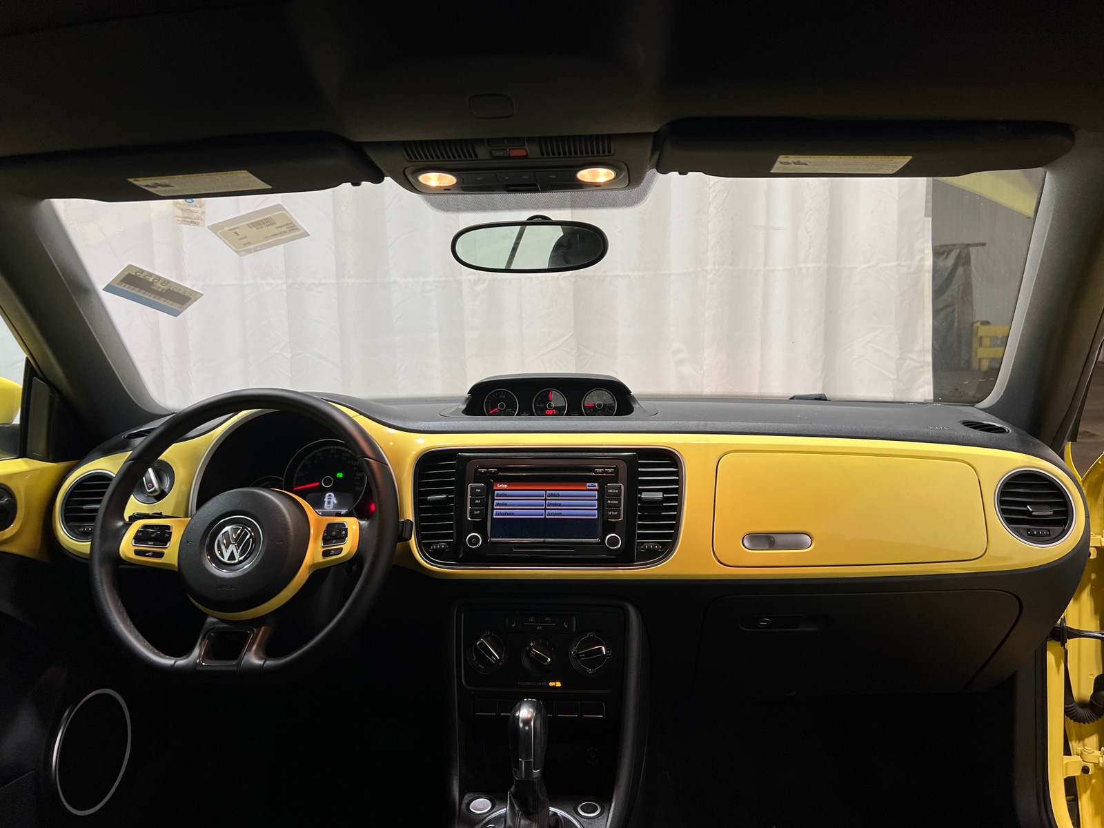 Thumbnail: 2014 Volkswagen Beetle - 3