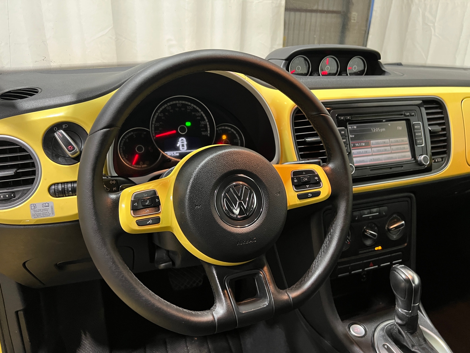 Thumbnail: 2014 Volkswagen Beetle - 5