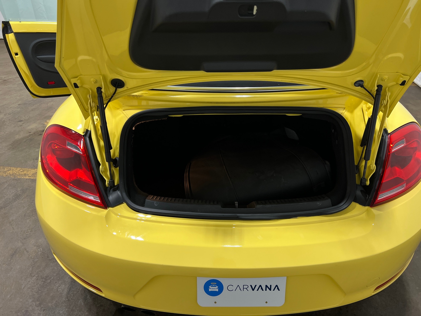 Thumbnail: 2014 Volkswagen Beetle - 7