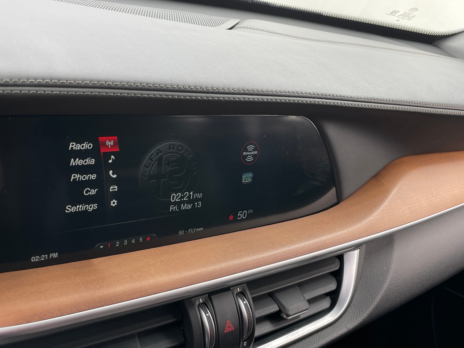 Thumbnail: 2019 Alfa Romeo Stelvio - 3