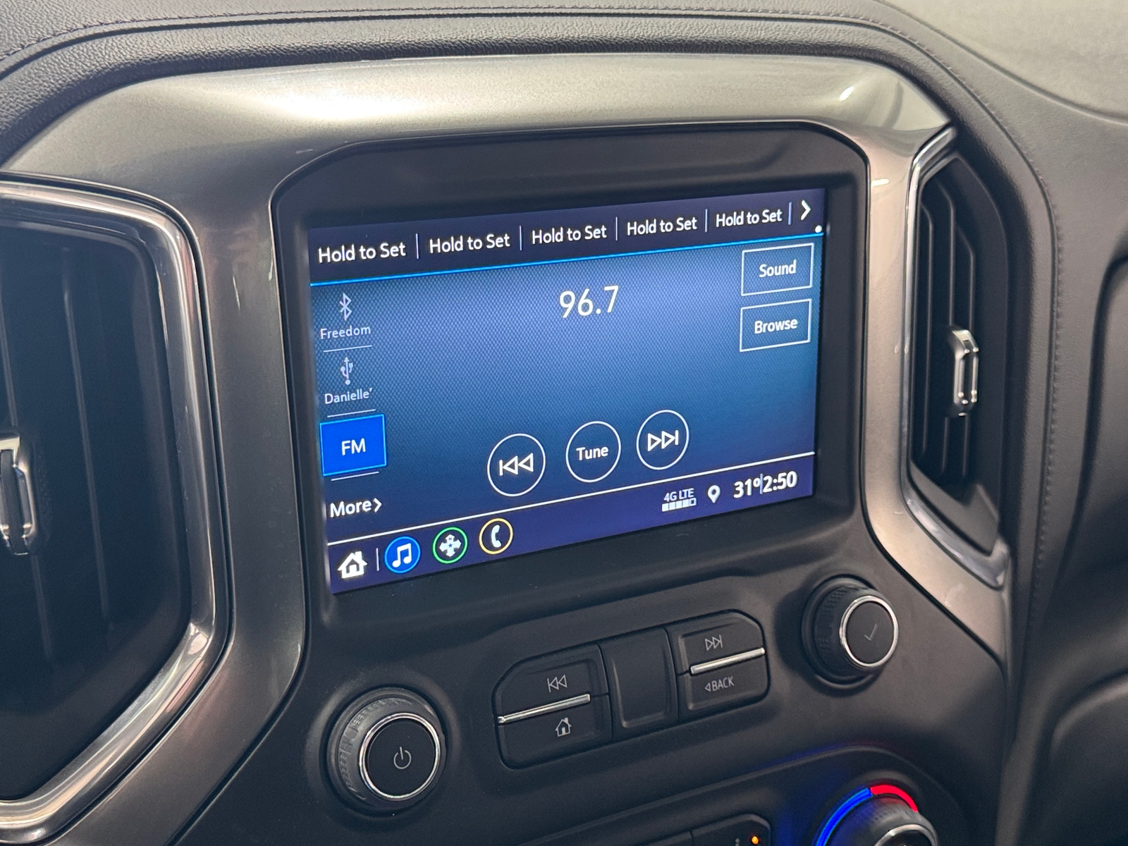 Thumbnail: 2022 Chevrolet Silverado 1500 - 4