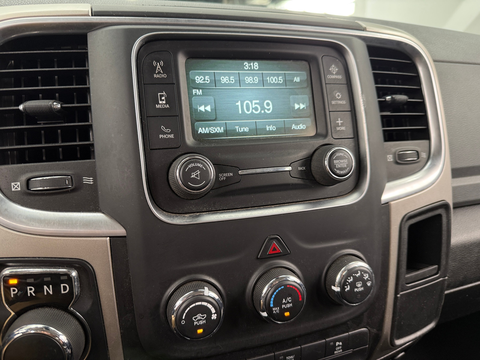 Thumbnail: 2020 RAM 1500 Classic - 4