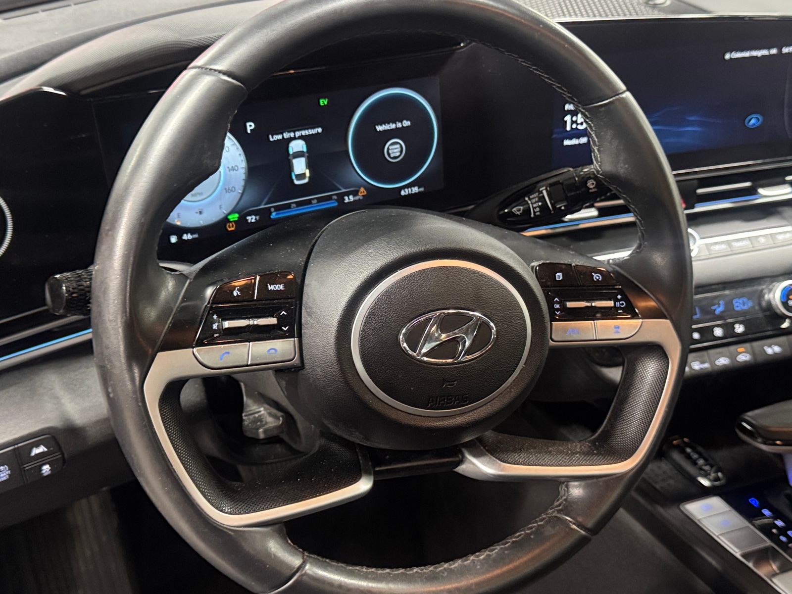 Thumbnail: 2023 Hyundai Elantra - 4