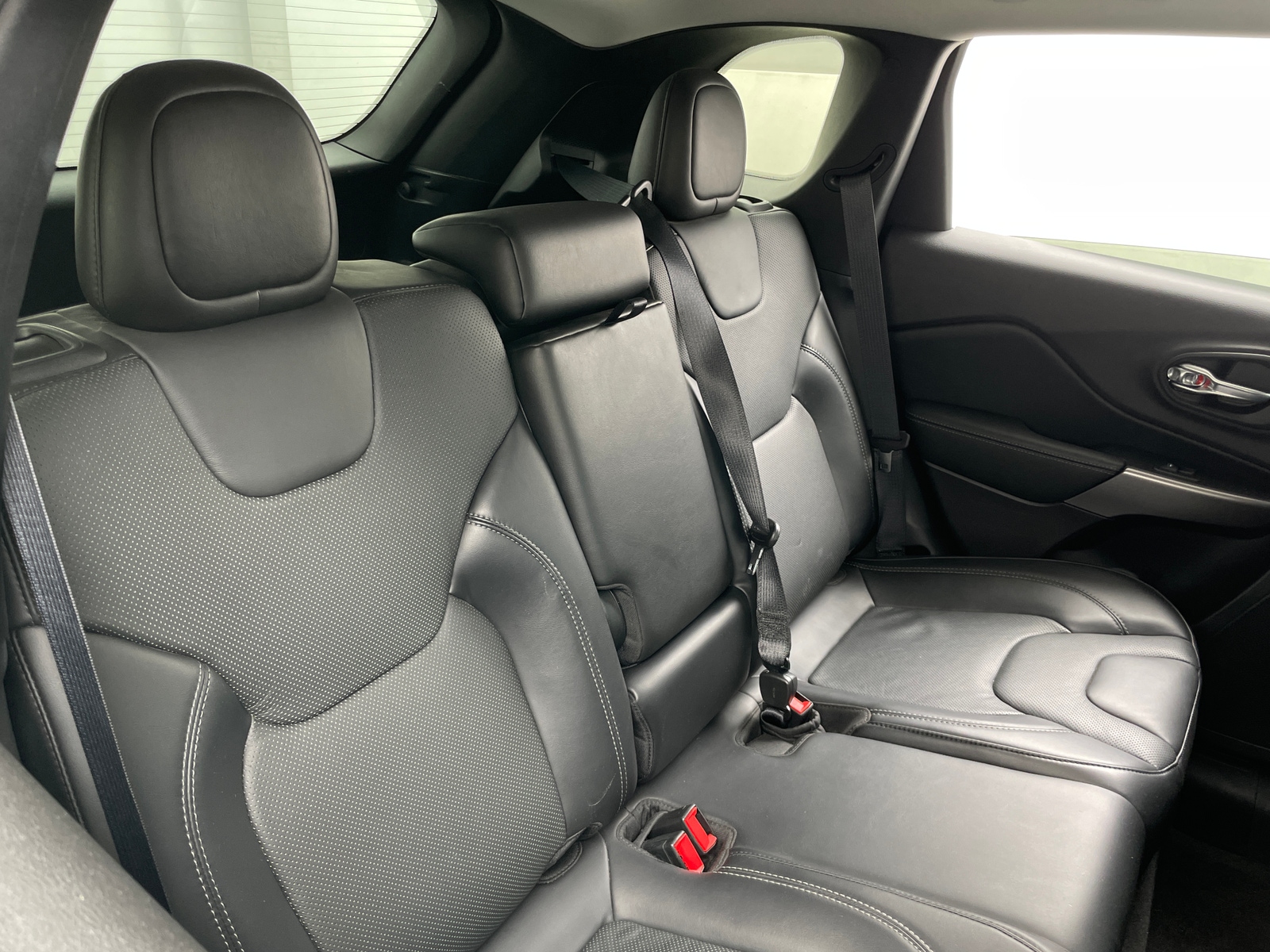 Thumbnail: 2019 Jeep Cherokee - 5
