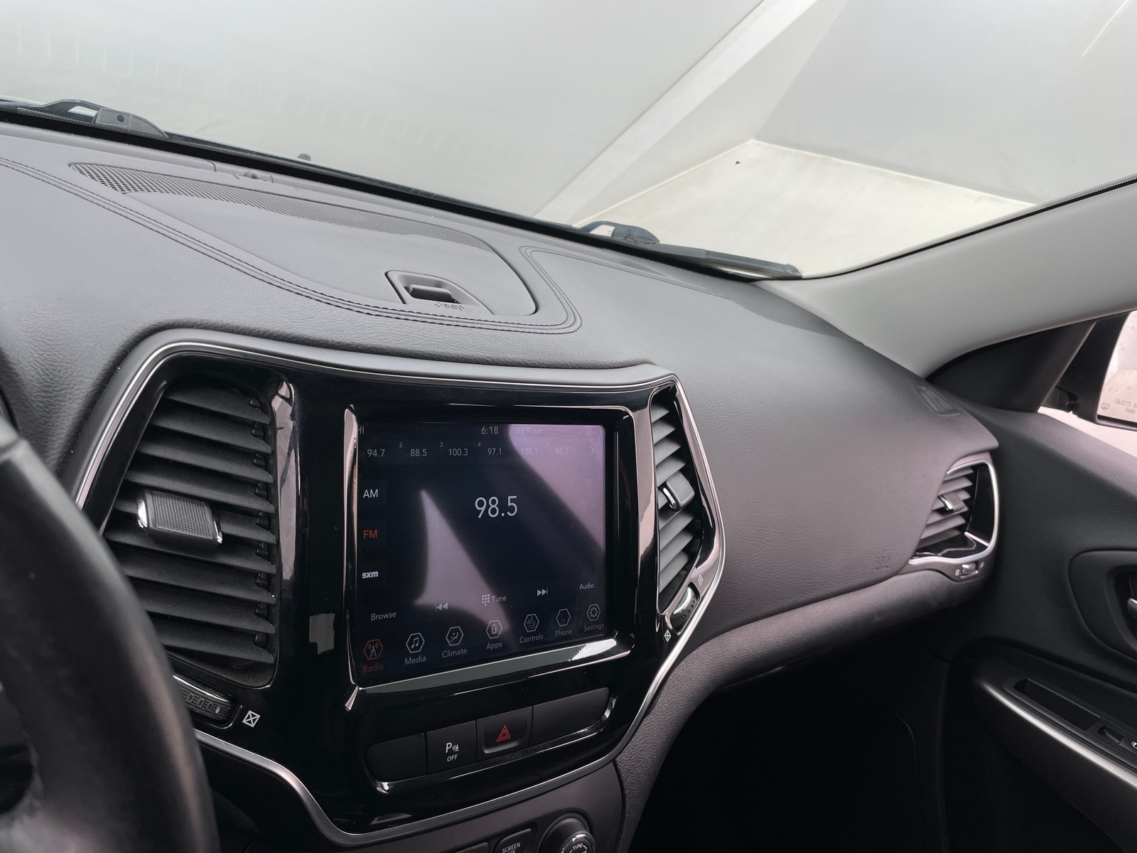 Thumbnail: 2019 Jeep Cherokee - 3