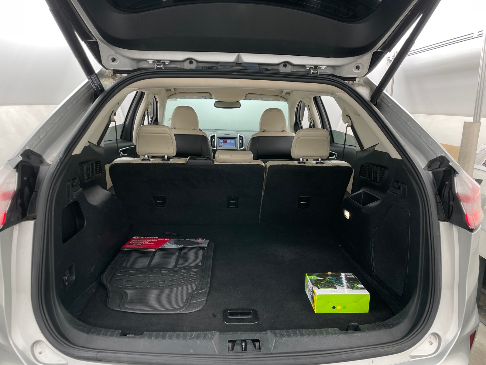 Thumbnail: 2019 Ford Edge - 6