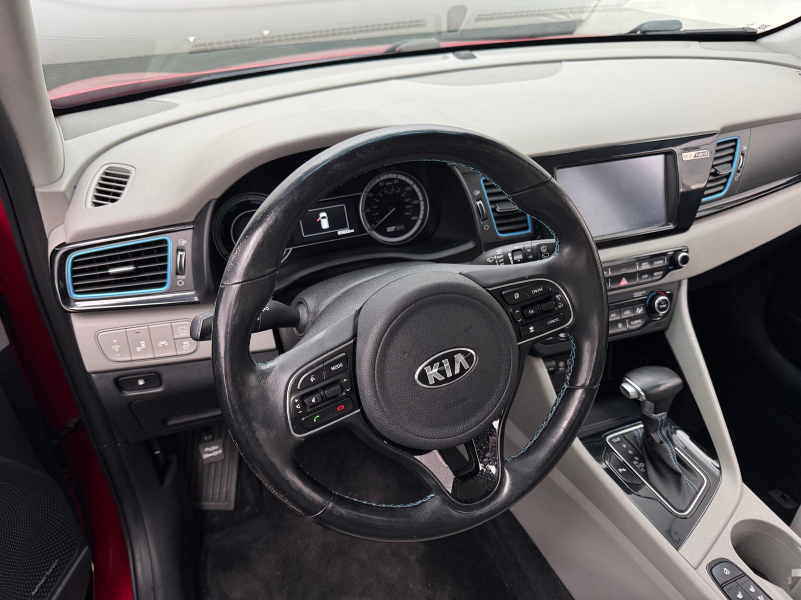 Thumbnail: 2018 Kia Niro - 4