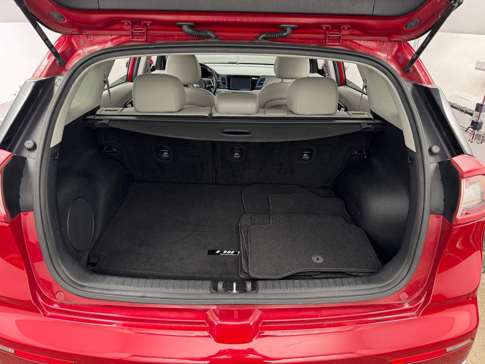 Thumbnail: 2018 Kia Niro - 6