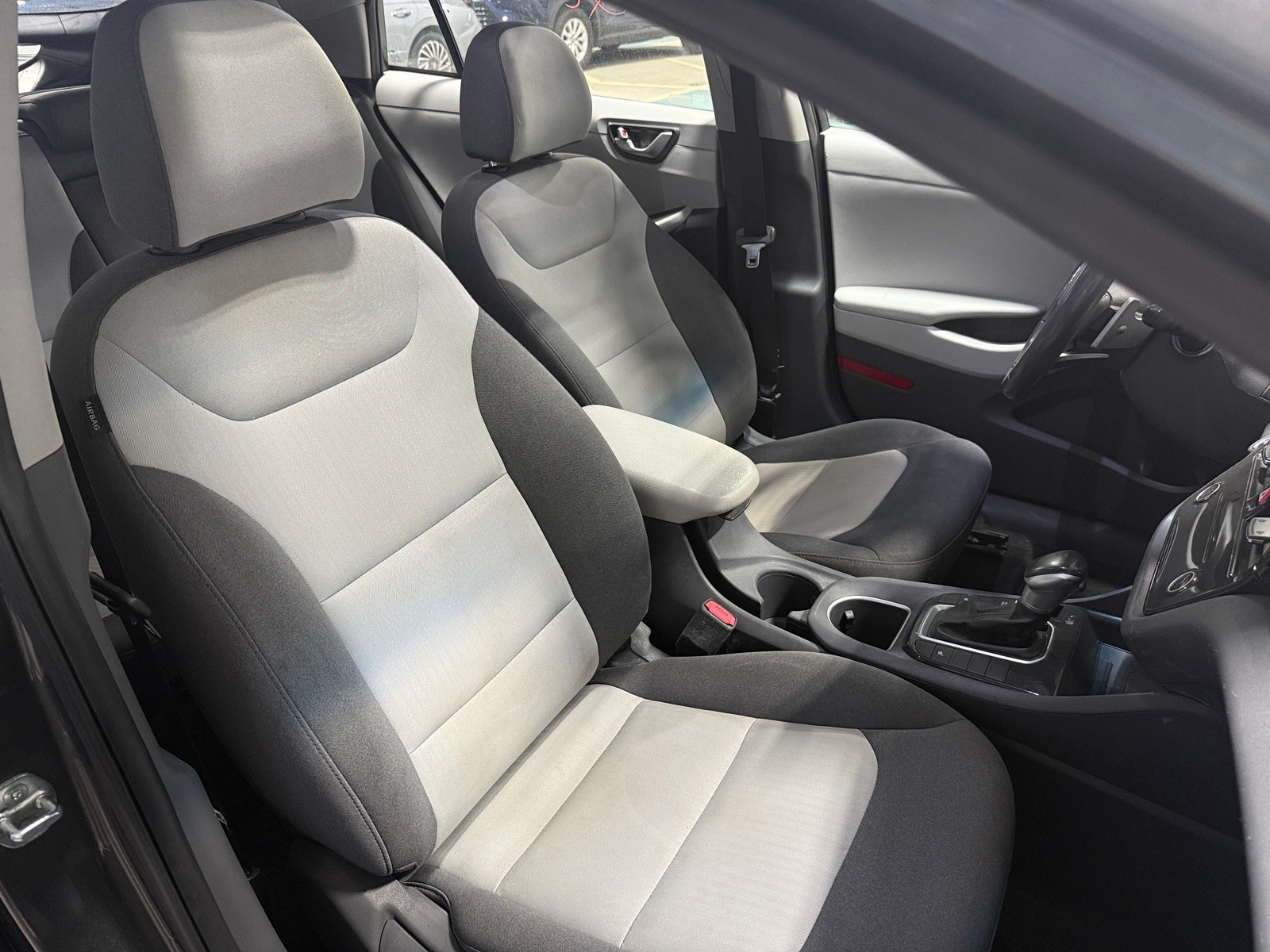 Thumbnail: 2020 Hyundai Ioniq - 2