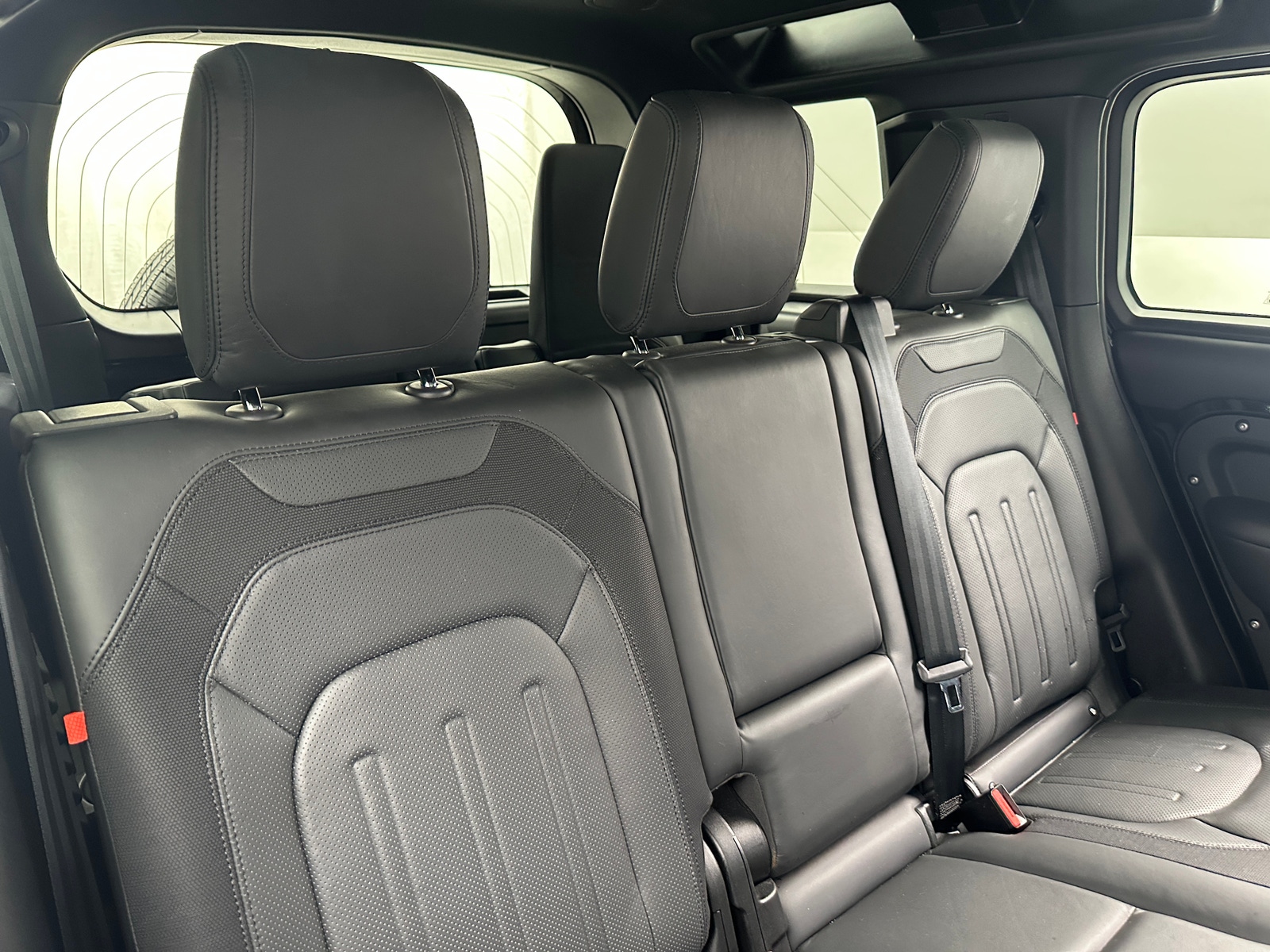 Thumbnail: 2022 Land Rover Defender - 5