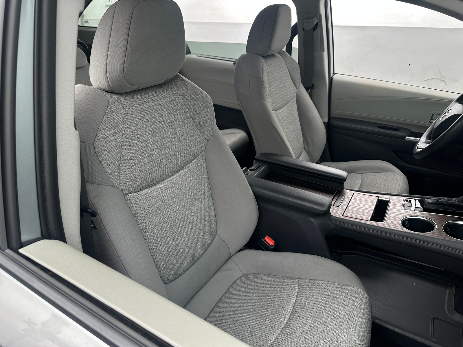 Thumbnail: 2022 Toyota Sienna - 2