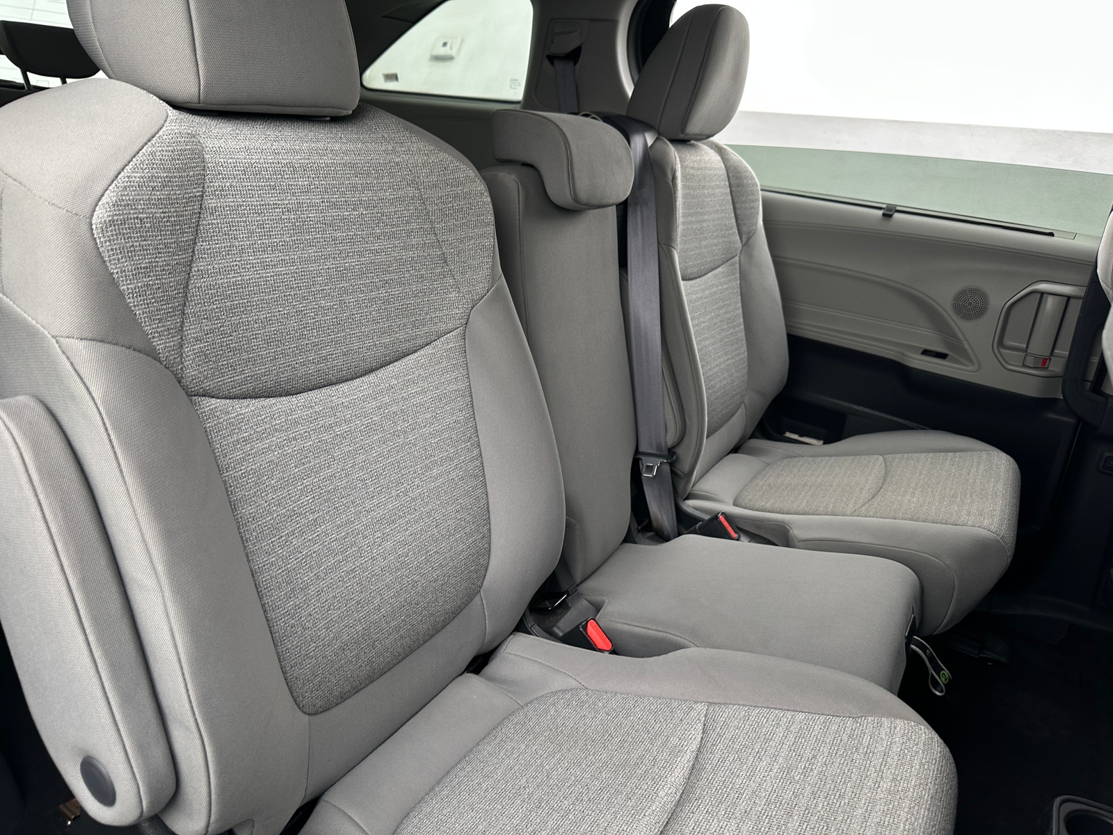 Thumbnail: 2022 Toyota Sienna - 6