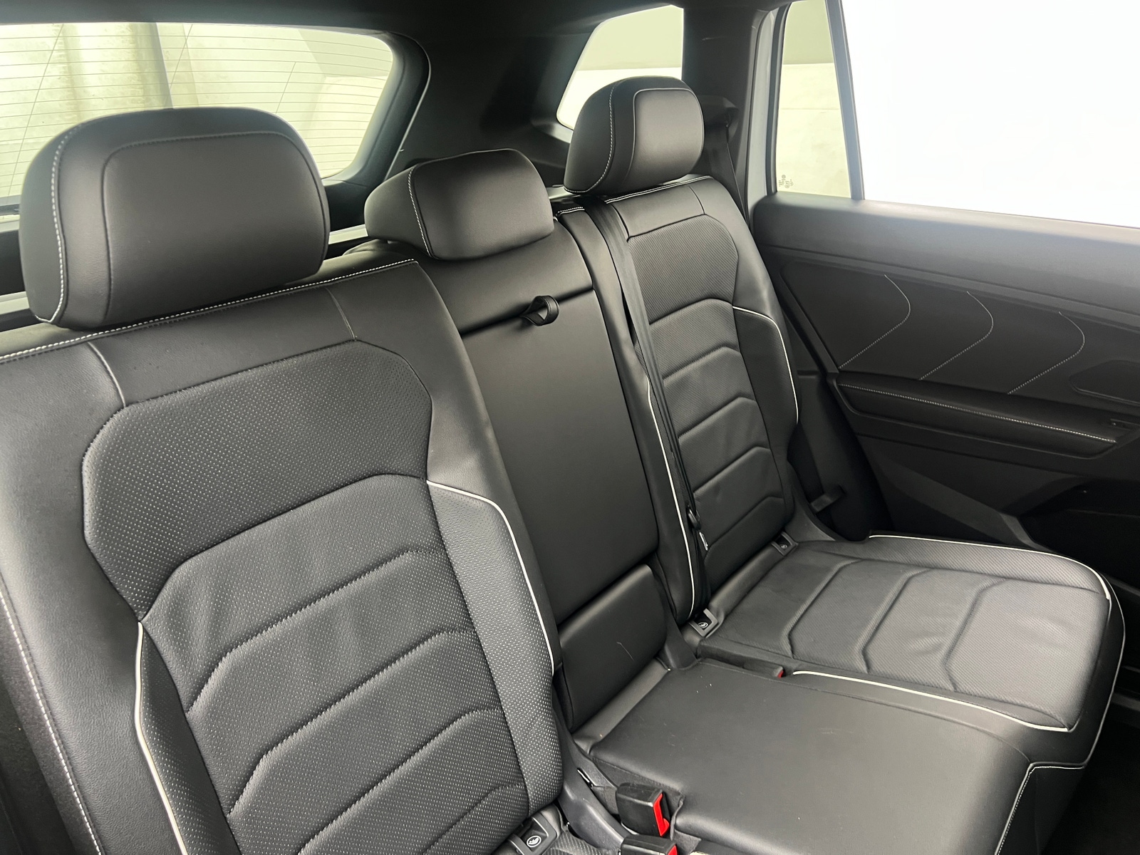 Thumbnail: 2022 Volkswagen Tiguan - 5