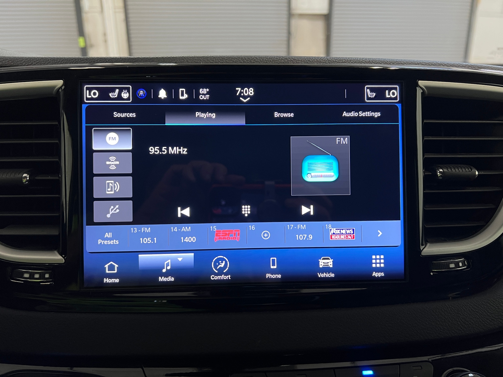 Thumbnail: 2024 Chrysler Pacifica - 3