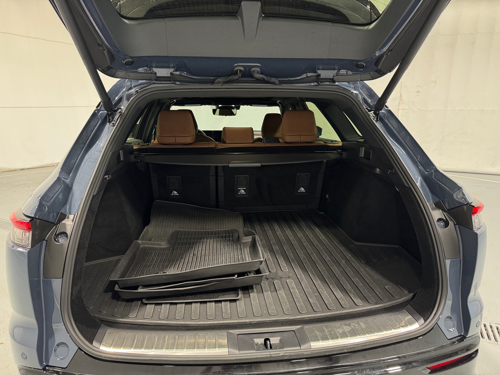 Thumbnail: 2025 Toyota Crown Signia - 6