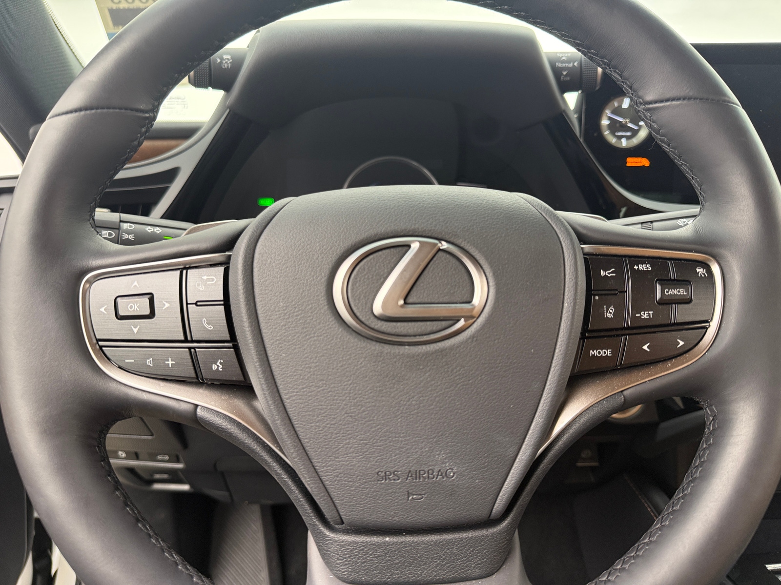 Thumbnail: 2025 Lexus ES - 5