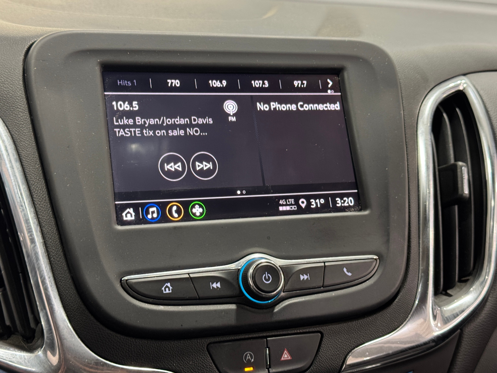 Thumbnail: 2023 Chevrolet Equinox - 4