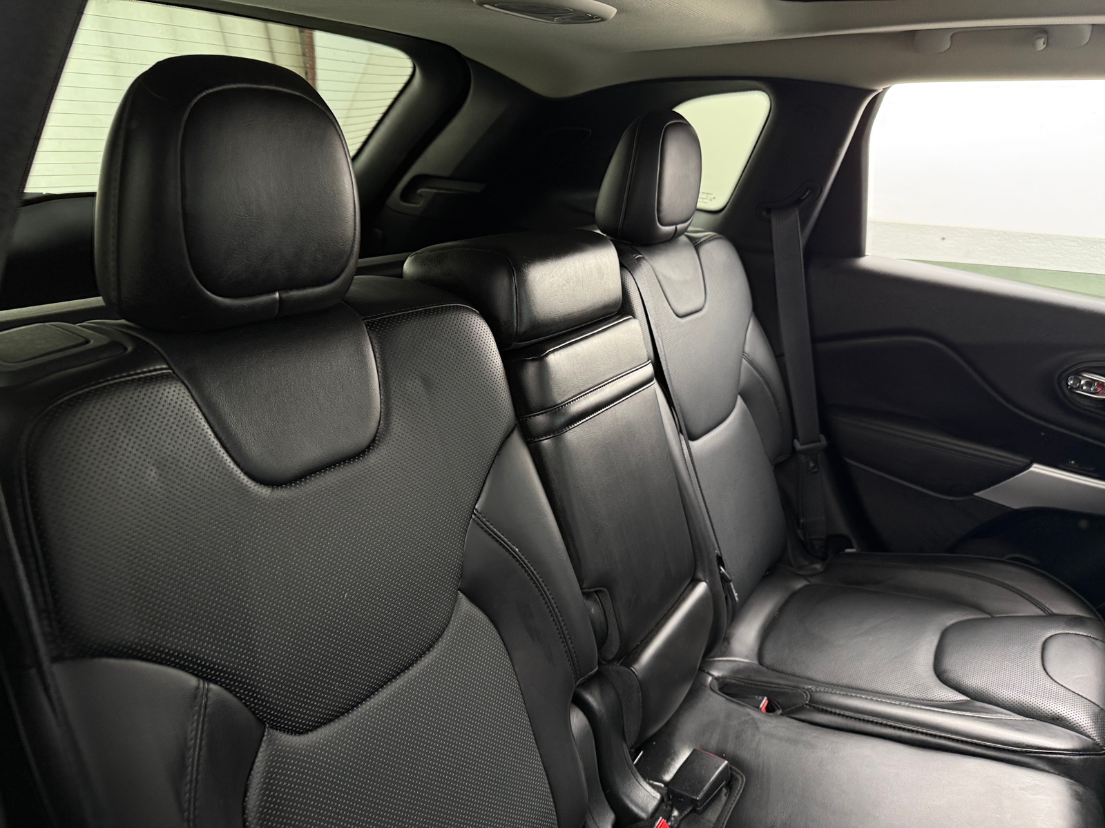 Thumbnail: 2018 Jeep Cherokee - 5