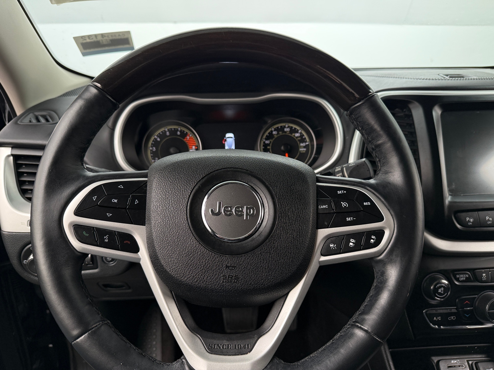 Thumbnail: 2018 Jeep Cherokee - 4