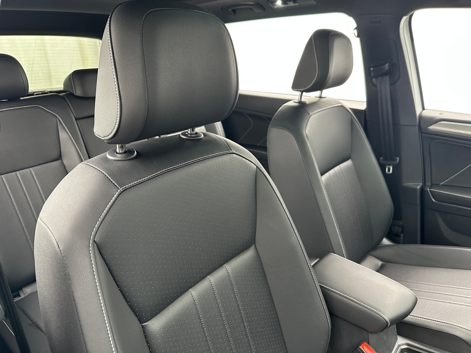 Thumbnail: 2024 Volkswagen Tiguan - 2