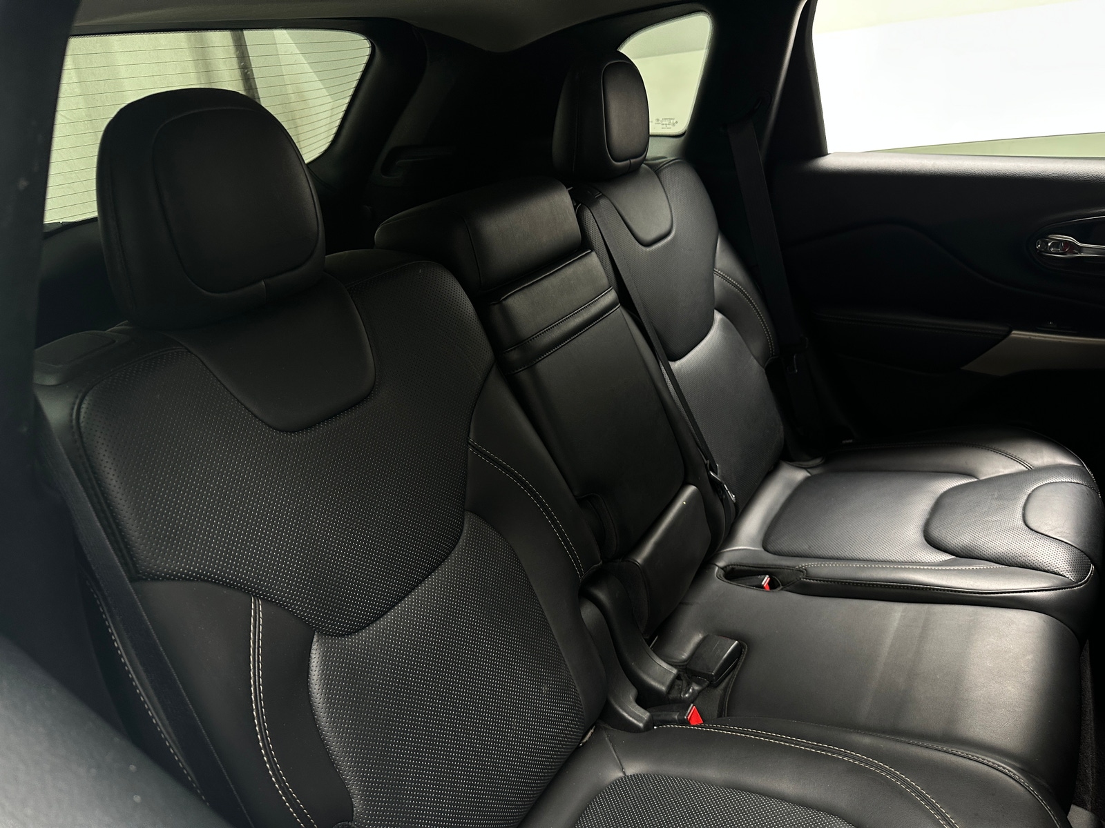 Thumbnail: 2017 Jeep Cherokee - 5