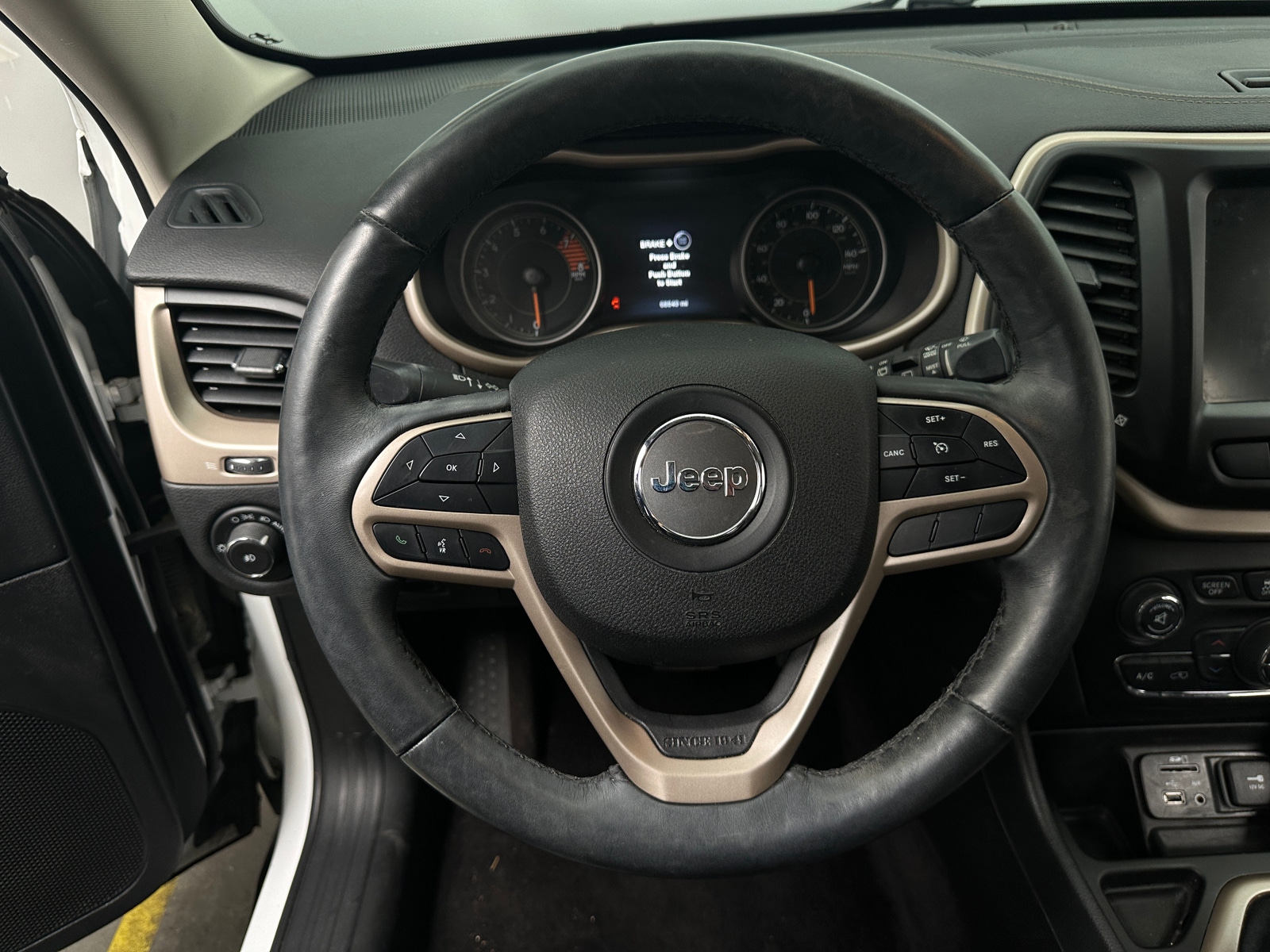 Thumbnail: 2017 Jeep Cherokee - 4