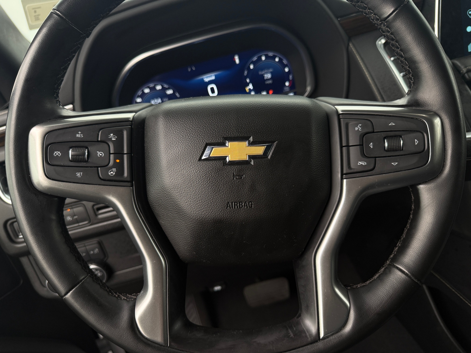 Thumbnail: 2023 Chevrolet Suburban - 4