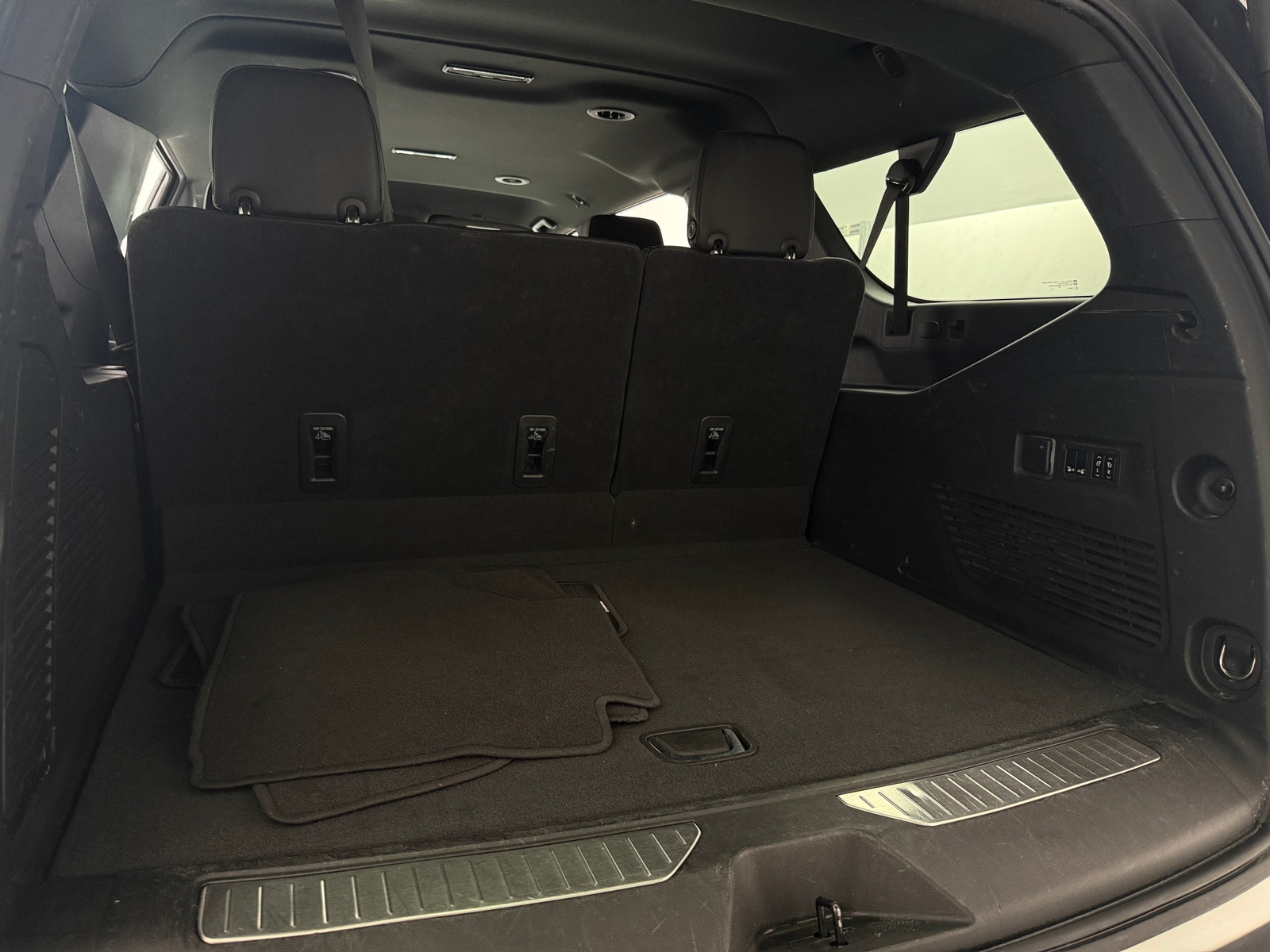 Thumbnail: 2023 Chevrolet Suburban - 6