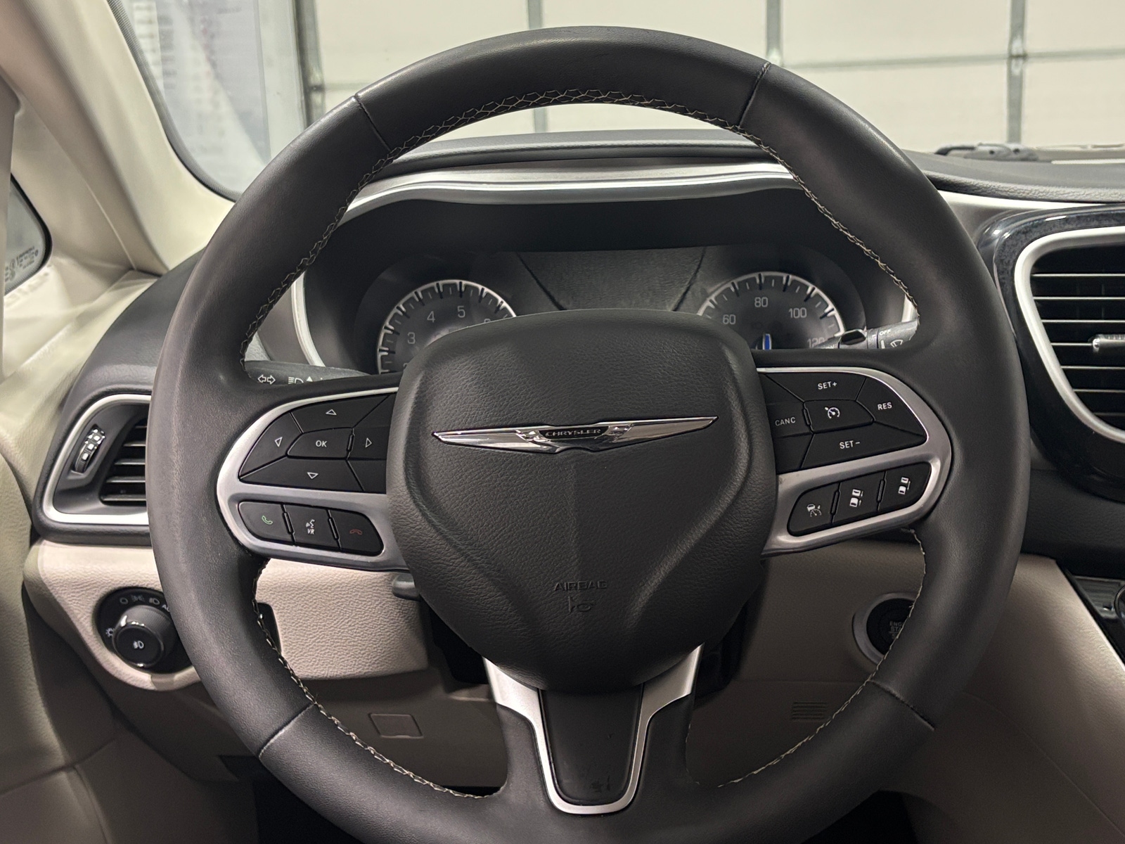 Thumbnail: 2024 Chrysler Pacifica - 4