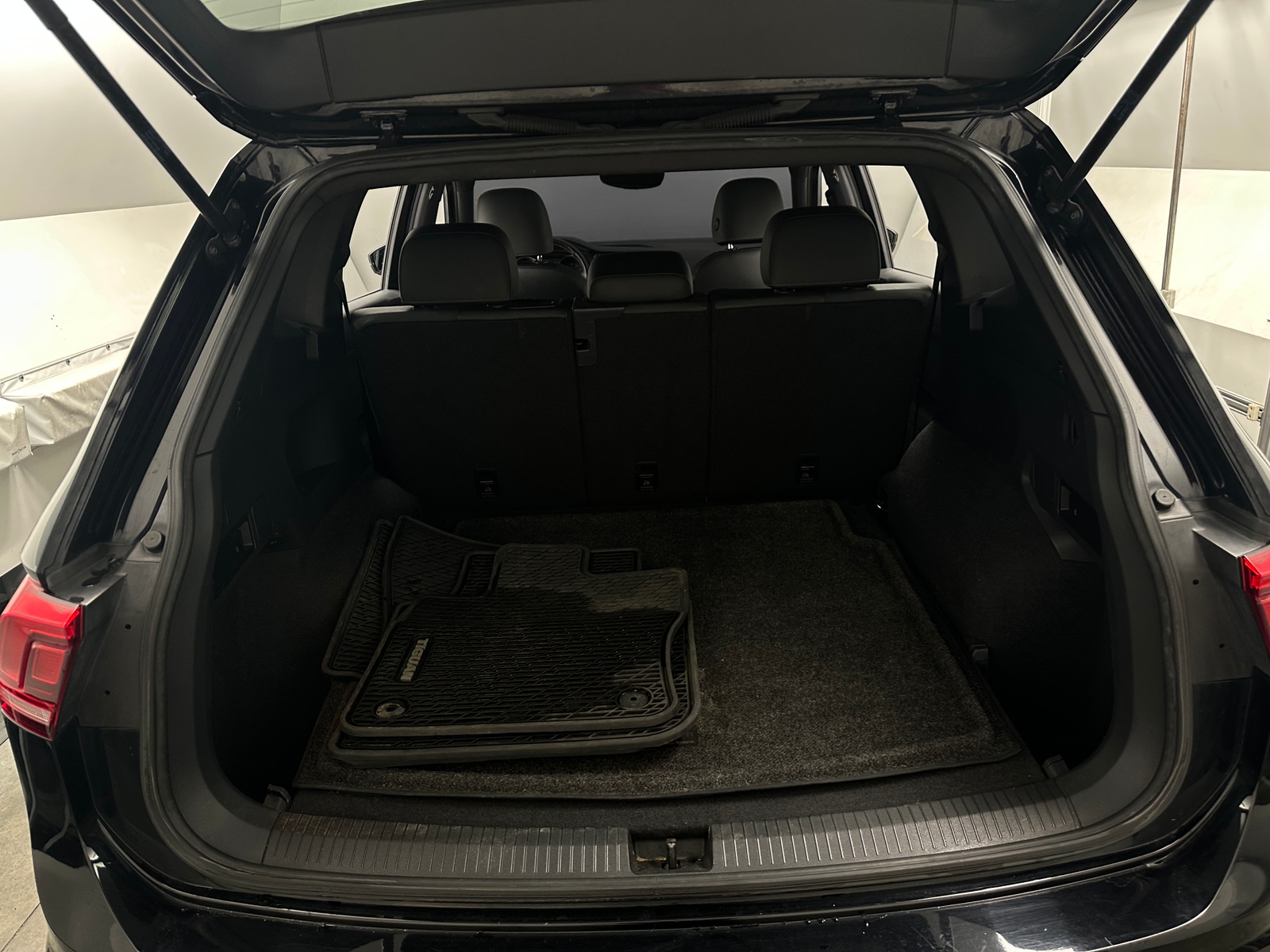 Thumbnail: 2020 Volkswagen Tiguan - 6