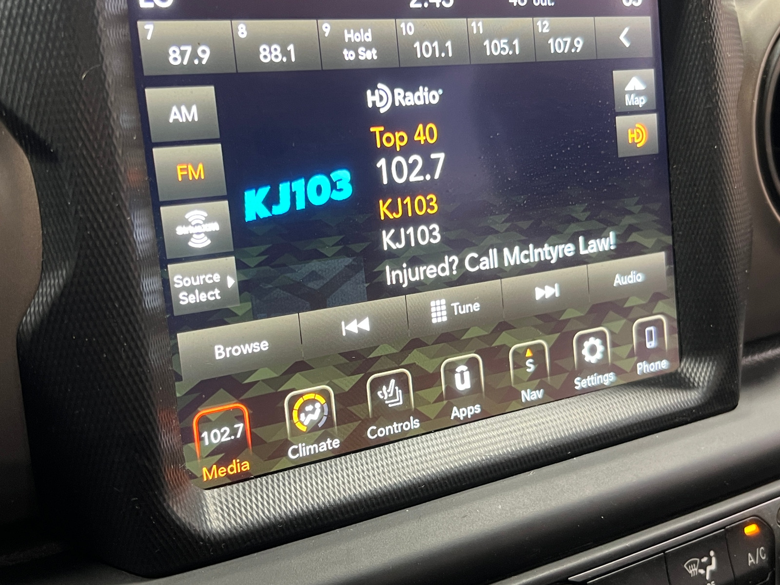 Thumbnail: 2021 Jeep Gladiator - 4